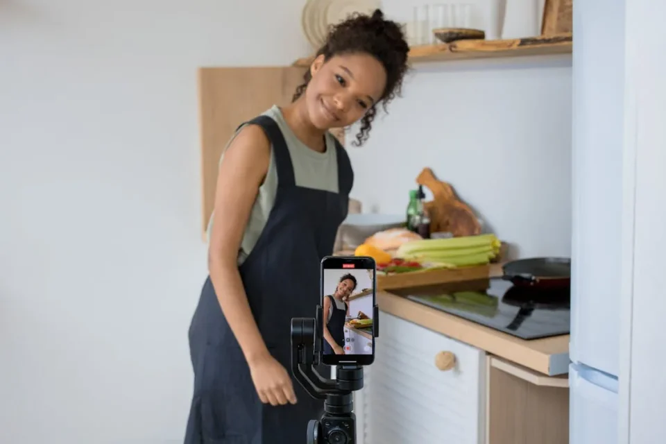 Dino Vũ là ai — food blogger Việt Nam