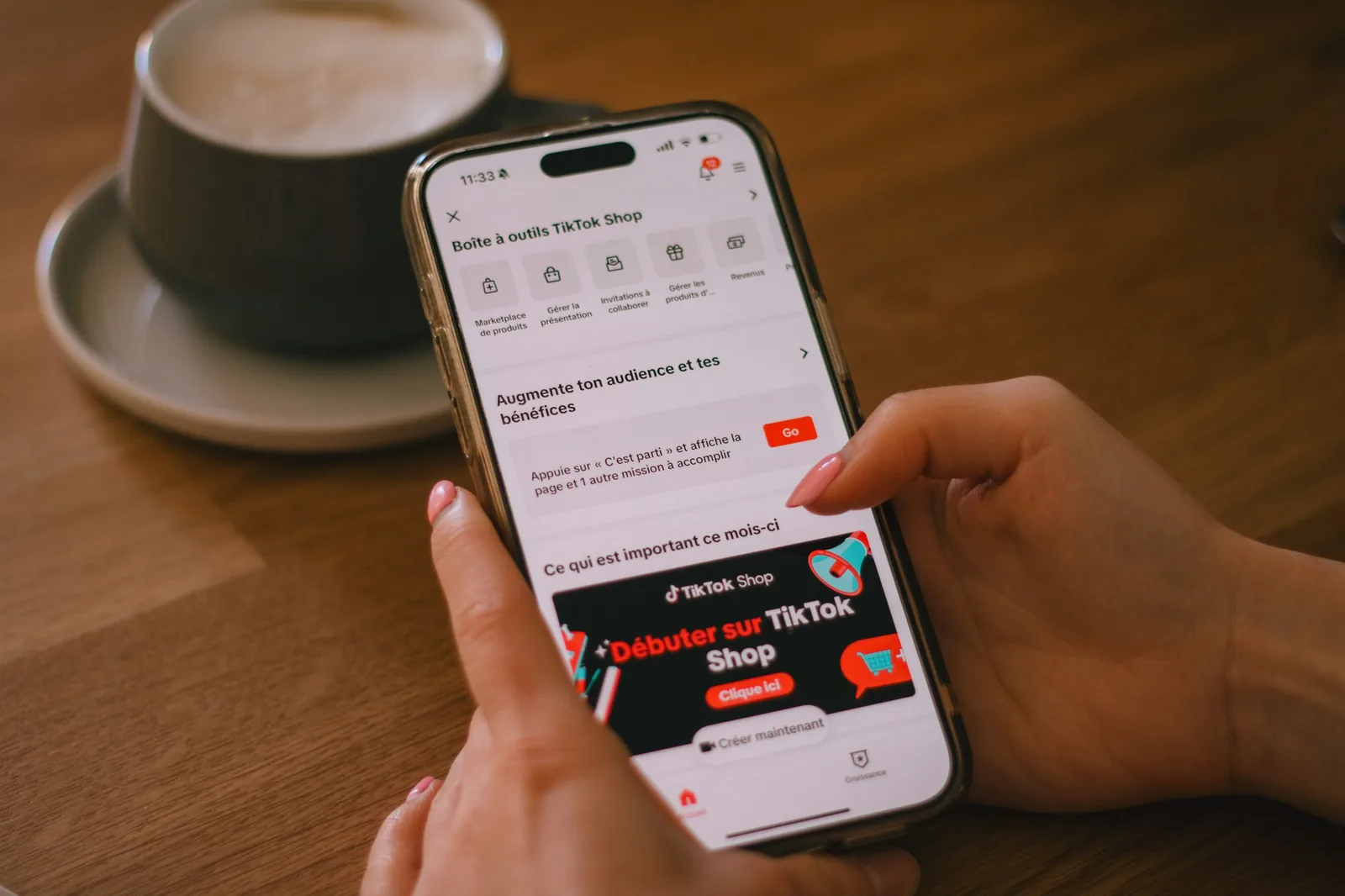 Sức ảnh hưởng và kỷ lục của Hà Linh Official trên TikTok và YouTube