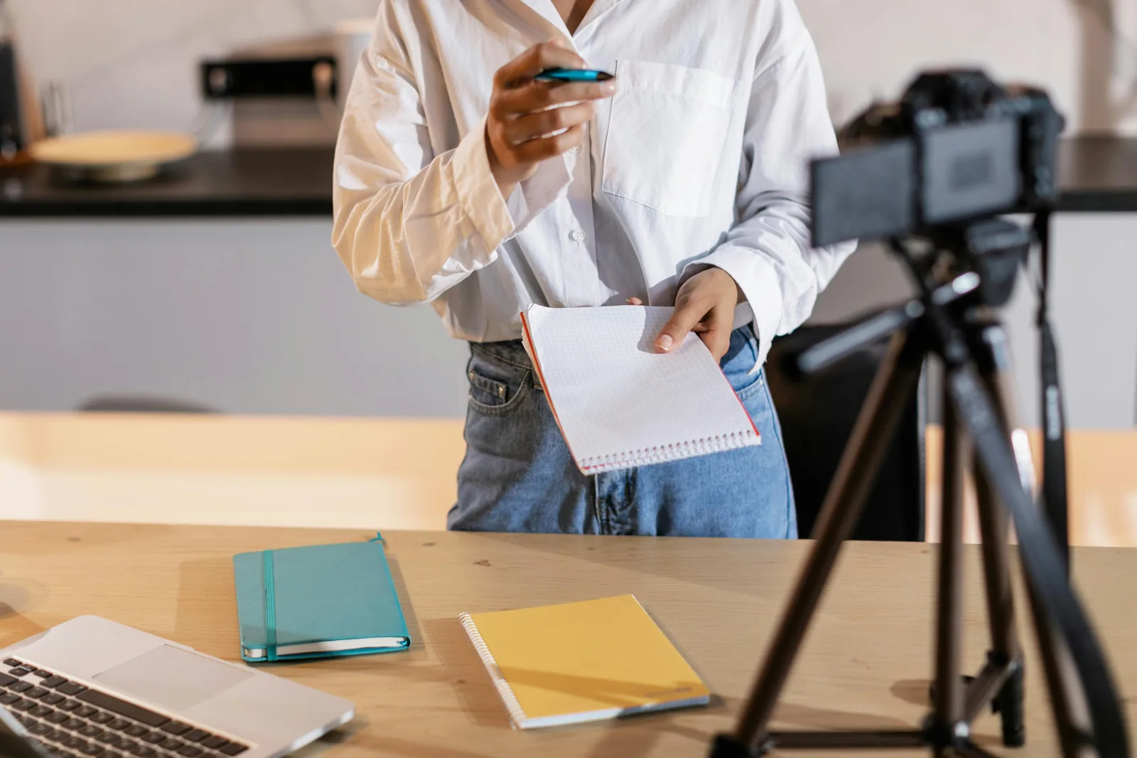 Giải đáp nhầm lẫn phổ biến: Hà Sam YouTuber ≠ Diễn viên Sam