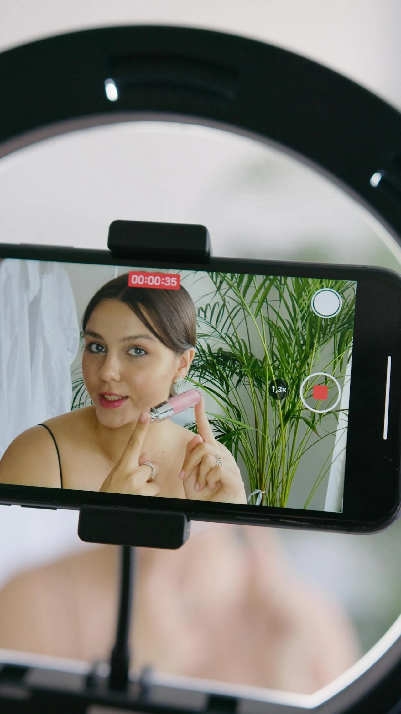 Kênh YouTube và hành trình xây dựng cộng đồng triệu người